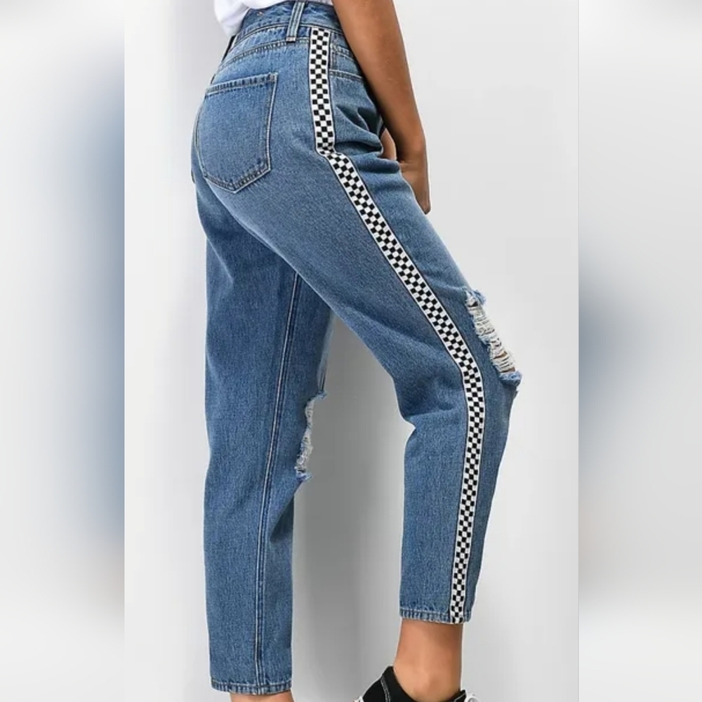 Empyre Check Eileen Mom Jean Light Wash Distressed Straight Leg Jeans Size 1